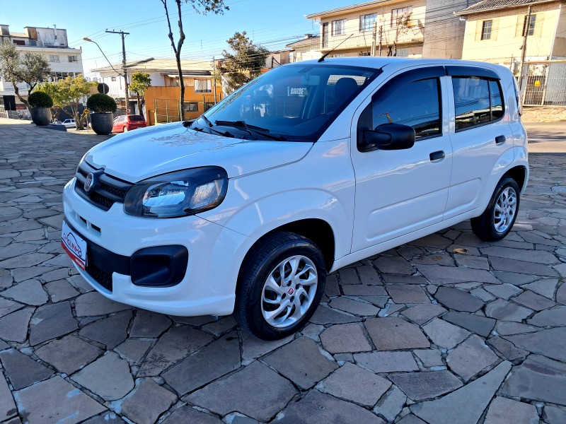 UNO 1.0 EVO ATTRACTIVE 8V FLEX 4P MANUAL