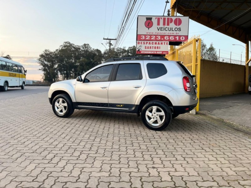DUSTER 1.6 EXPRESSION 4X2 16V FLEX 4P MANUAL - 2015 - CAXIAS DO SUL