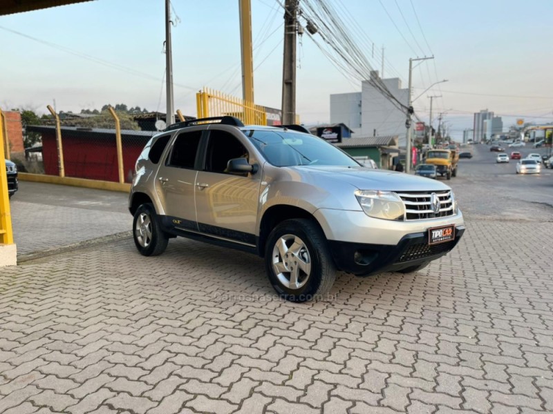 DUSTER 1.6 EXPRESSION 4X2 16V FLEX 4P MANUAL - 2015 - CAXIAS DO SUL