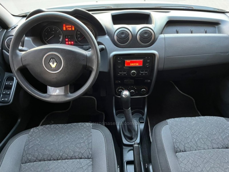 DUSTER 1.6 EXPRESSION 4X2 16V FLEX 4P MANUAL - 2015 - CAXIAS DO SUL