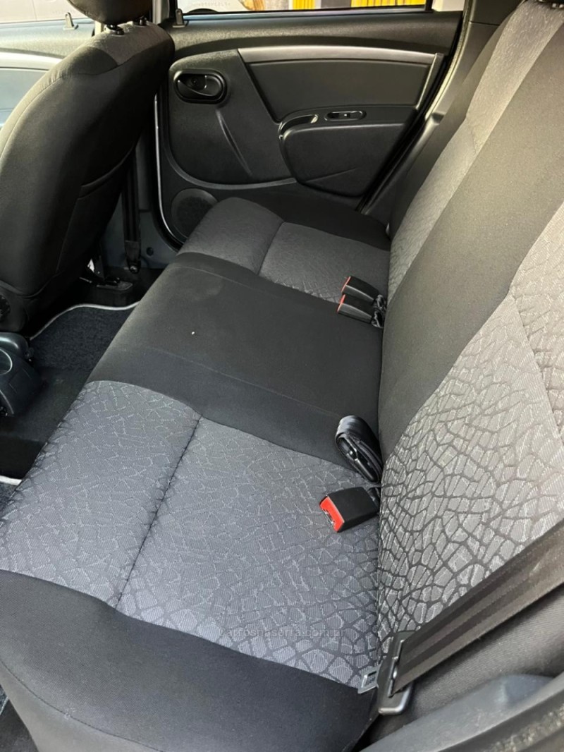 DUSTER 1.6 EXPRESSION 4X2 16V FLEX 4P MANUAL - 2015 - CAXIAS DO SUL