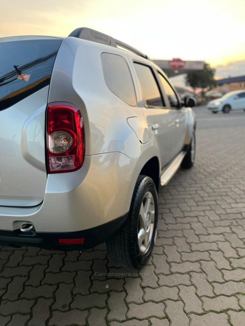 DUSTER 1.6 EXPRESSION 4X2 16V FLEX 4P MANUAL - 2015 - CAXIAS DO SUL