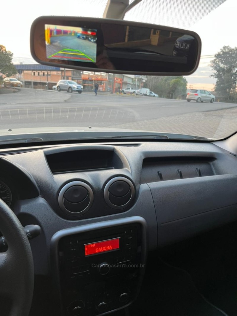 DUSTER 1.6 EXPRESSION 4X2 16V FLEX 4P MANUAL - 2015 - CAXIAS DO SUL