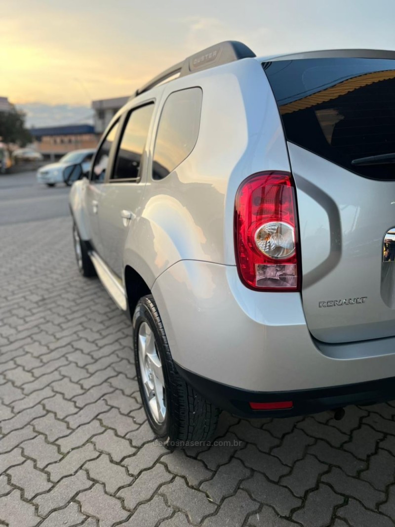 DUSTER 1.6 EXPRESSION 4X2 16V FLEX 4P MANUAL - 2015 - CAXIAS DO SUL