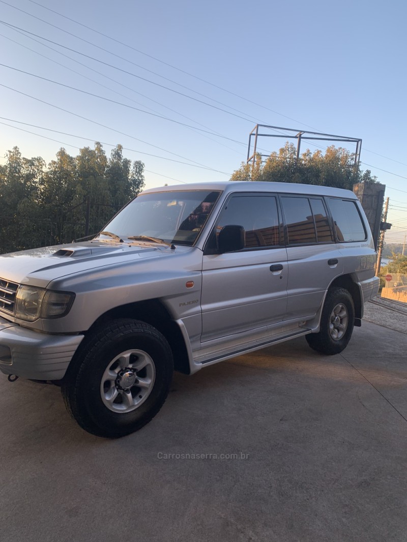 PAJERO 2.8 GLS 4X4 8V TURBO DIESEL 4P MANUAL - 1999 - FARROUPILHA