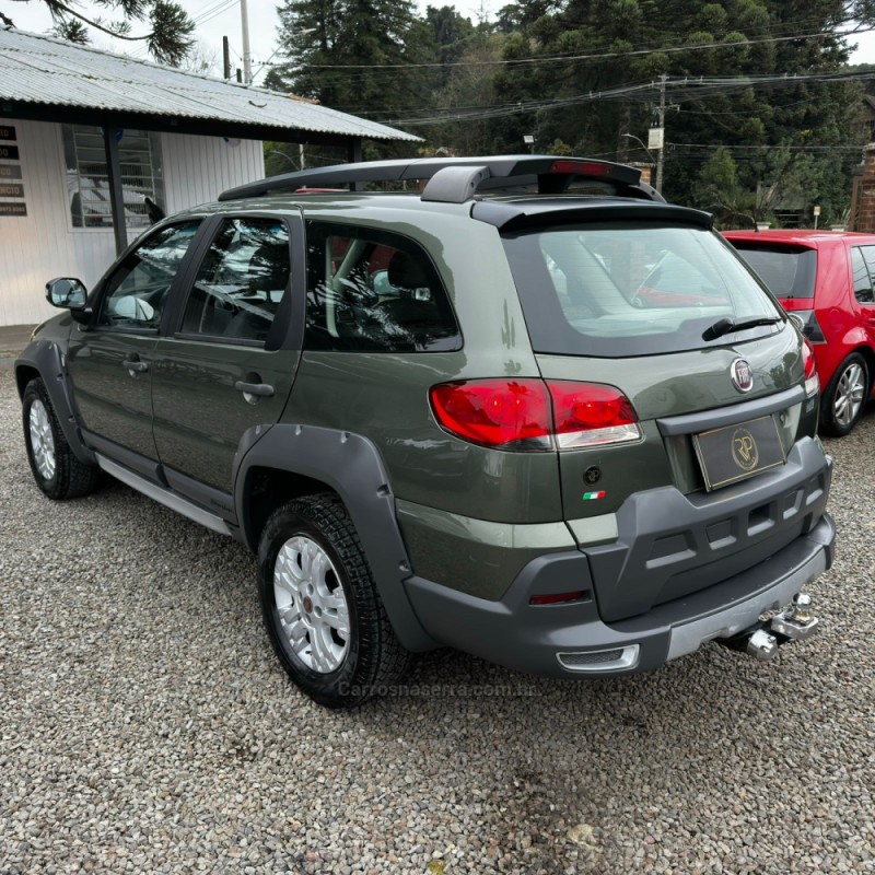 PALIO 1.8 MPI ADVENTURE WEEKEND ITALIA 16V FLEX AUTOMATIZADO - 2010 - CANELA
