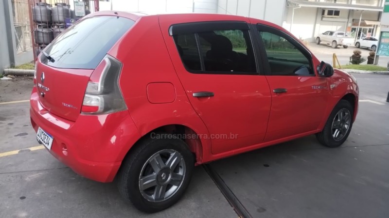 SANDERO 1.0 EXPRESSION 16V FLEX 4P MANUAL - 2014 - CAXIAS DO SUL