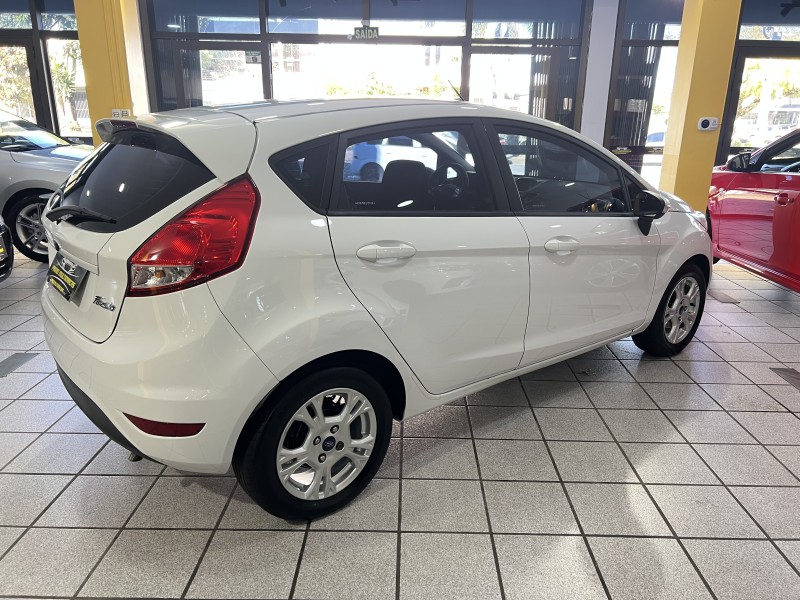 FIESTA 1.6 SE HATCH 16V FLEX 4P AUTOMÁTICO - 2014 - CAXIAS DO SUL