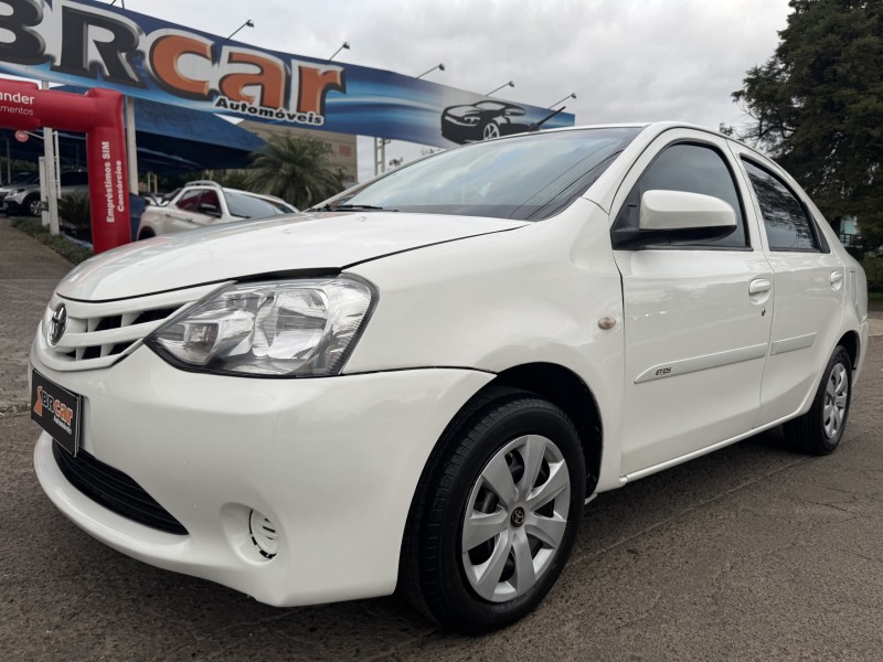 etios 1.5 x sedan 16v flex 4p manual 2014 dois irmaos