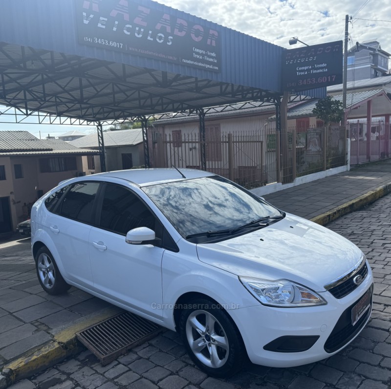 FOCUS 1.6 GL 8V FLEX 4P MANUAL