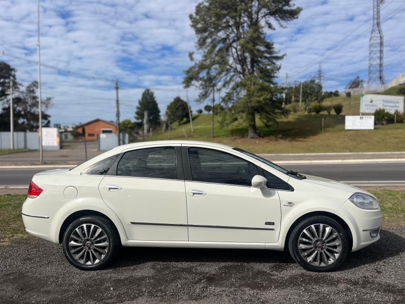 linea 1.8 essence 16v flex 4p automatizado 2014 farroupilha