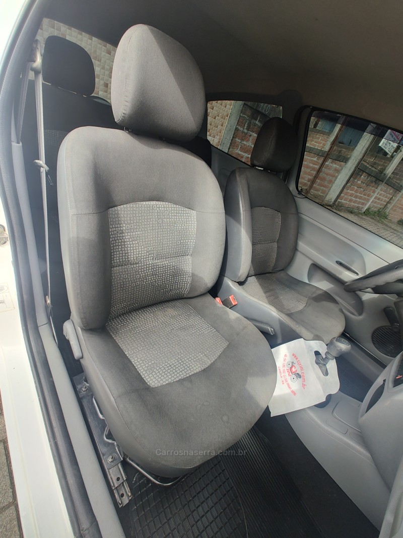CLIO 1.0 16V FLEX 4P MANUAL - 2012 - CANELA