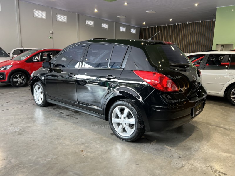 TIIDA 1.8 SL 16V FLEX 4P AUTOMÁTICO - 2011 - CAXIAS DO SUL