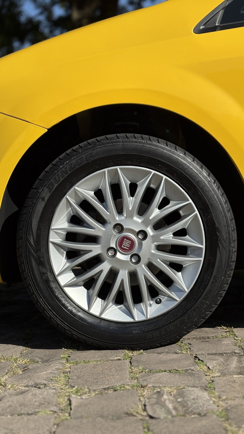 PUNTO 1.8 SPORTING 16V FLEX 4P MANUAL - 2016 - CAXIAS DO SUL