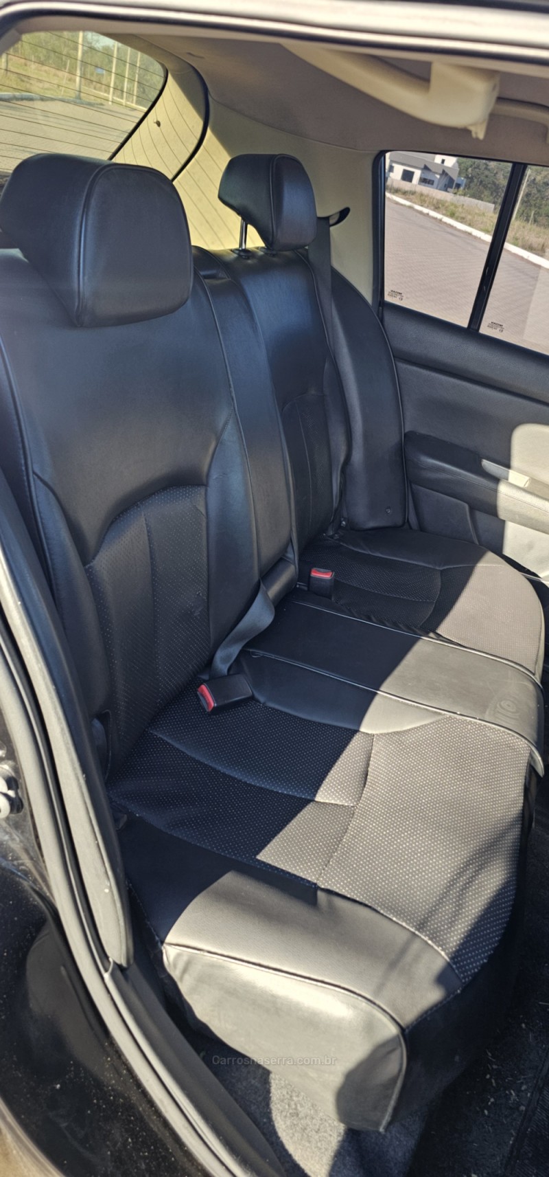 TIIDA 1.8 SL 16V GASOLINA 4P AUTOMÁTICO - 2011 - IVOTI