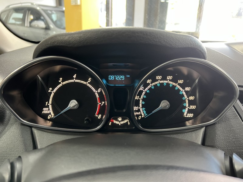 FIESTA 1.6 TITANIUM SEDAN 16V FLEX 4P MANUAL - 2014 - CAXIAS DO SUL