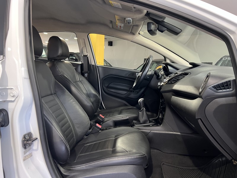 FIESTA 1.6 TITANIUM SEDAN 16V FLEX 4P MANUAL - 2014 - CAXIAS DO SUL