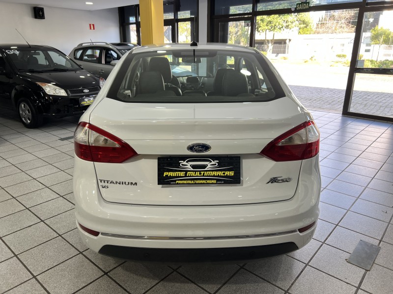 FIESTA 1.6 TITANIUM SEDAN 16V FLEX 4P MANUAL - 2014 - CAXIAS DO SUL