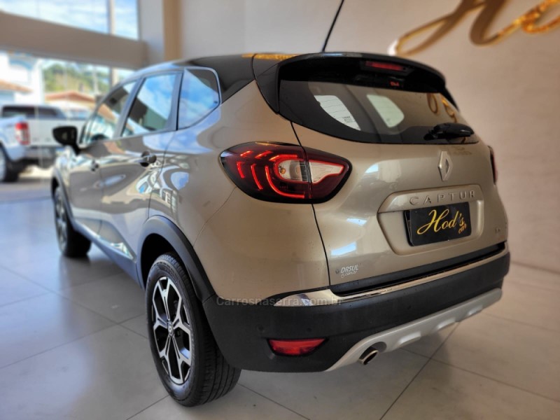 CAPTUR 1.3 ICONIC 16V TURBO FLEX 4P AUTOMÁTICO - 2022 - CANELA