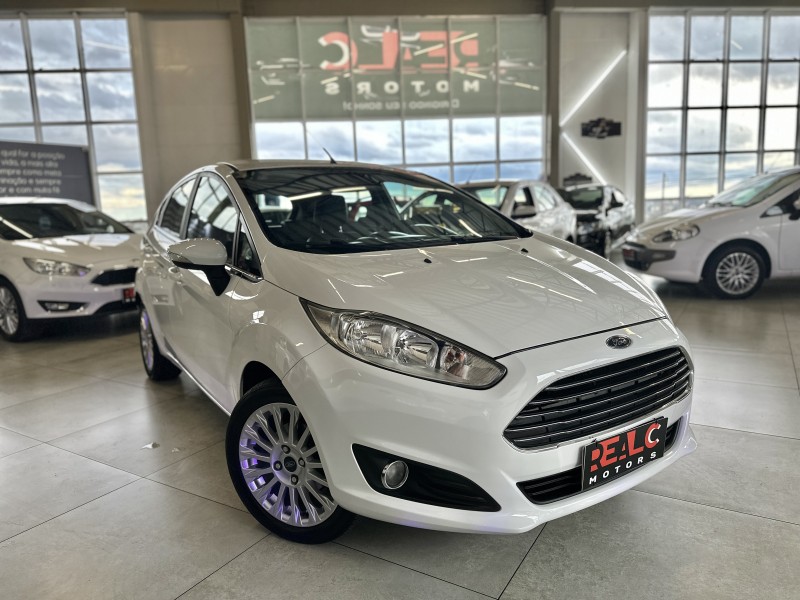 FIESTA 1.6 TITANIUM HATCH 16V FLEX 4P MANUAL - 2014 - CAXIAS DO SUL
