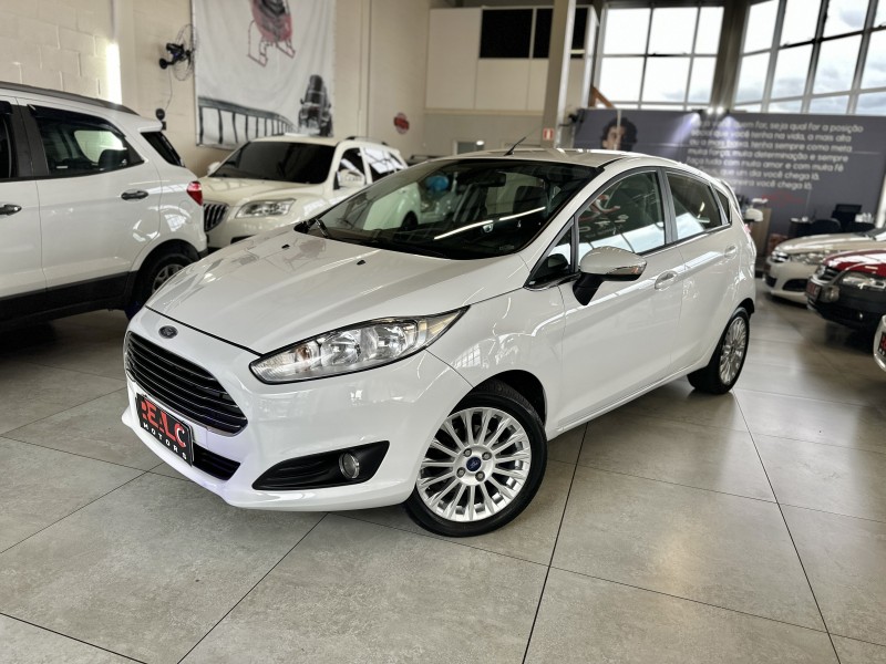 fiesta 1.6 titanium hatch 16v flex 4p manual 2014 caxias do sul