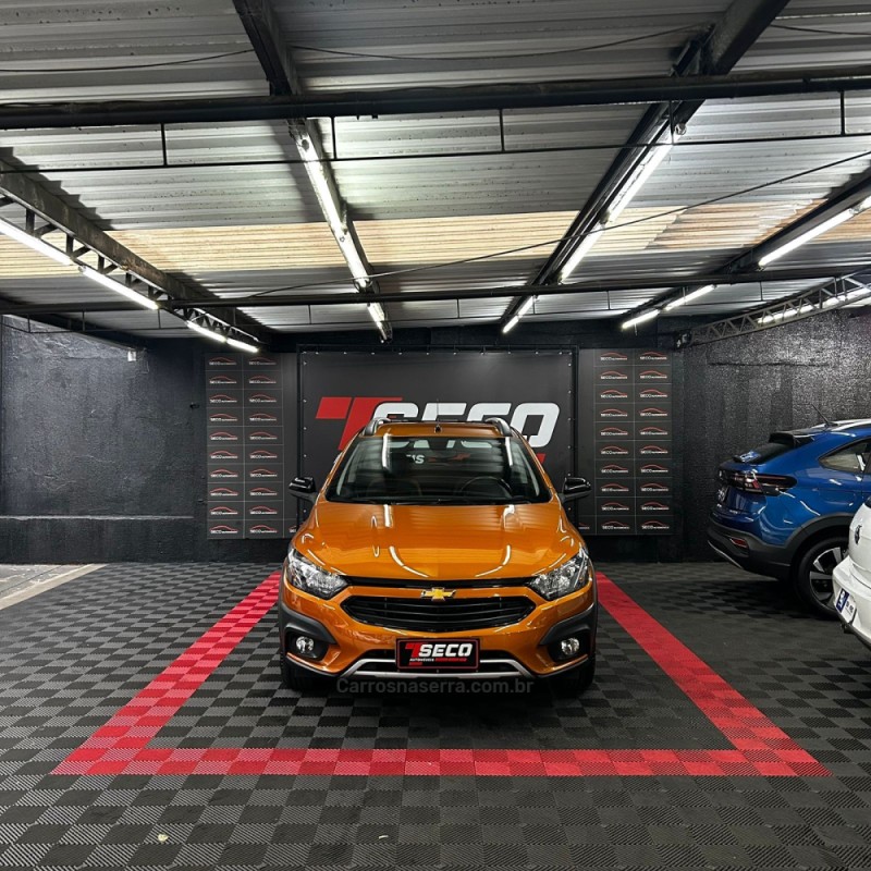 ONIX 1.4 MPFI ACTIV 8V FLEX 4P MANUAL - 2017 - PASSO FUNDO