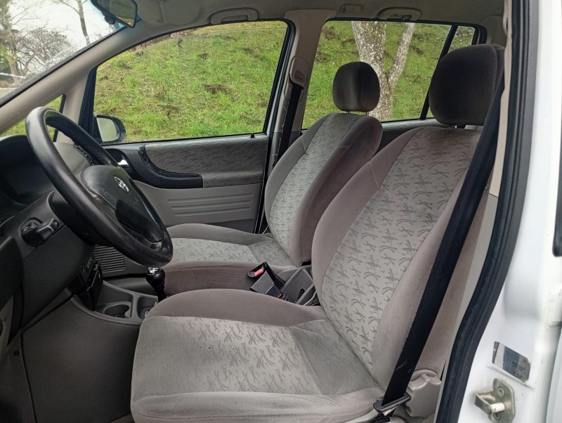 ZAFIRA 2.0 MPFI CD 8V GASOLINA 4P MANUAL - 2002 - FARROUPILHA