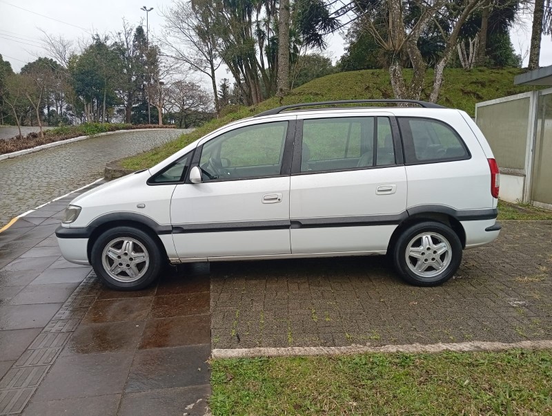 ZAFIRA 2.0 MPFI CD 8V GASOLINA 4P MANUAL - 2002 - FARROUPILHA