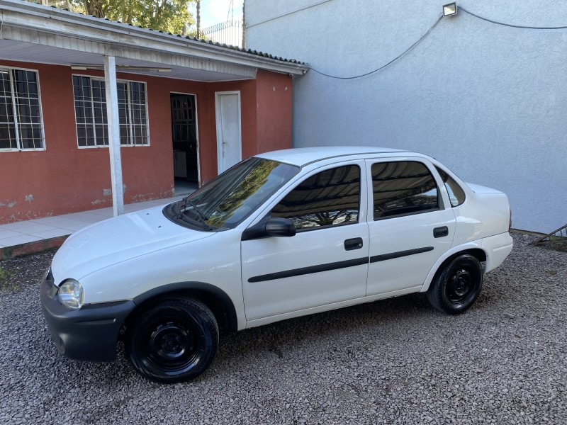 CORSA 1.6 MPFI CLASSIC SEDAN 8V GASOLINA 4P MANUAL - 2003 - CAXIAS DO SUL