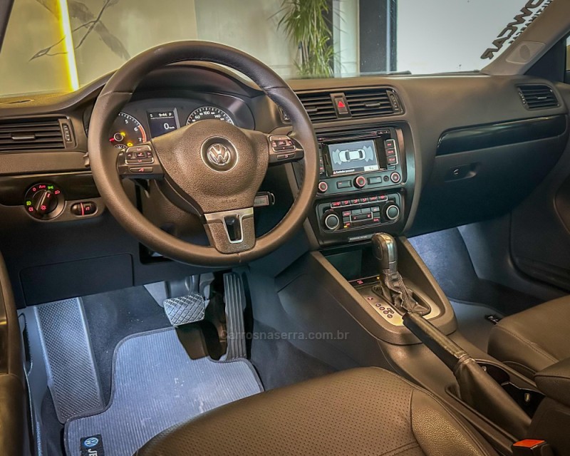 JETTA 2.0 COMFORTLINE FLEX 4P TIPTRONIC - 2012 - GARIBALDI