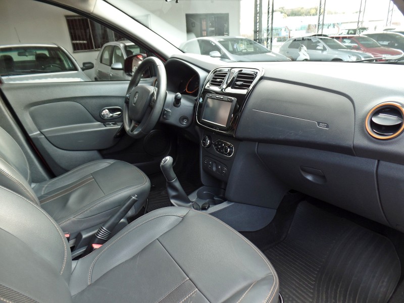 SANDERO 1.6 STEPWAY 8V FLEX 4P MANUAL - 2016 - CAXIAS DO SUL