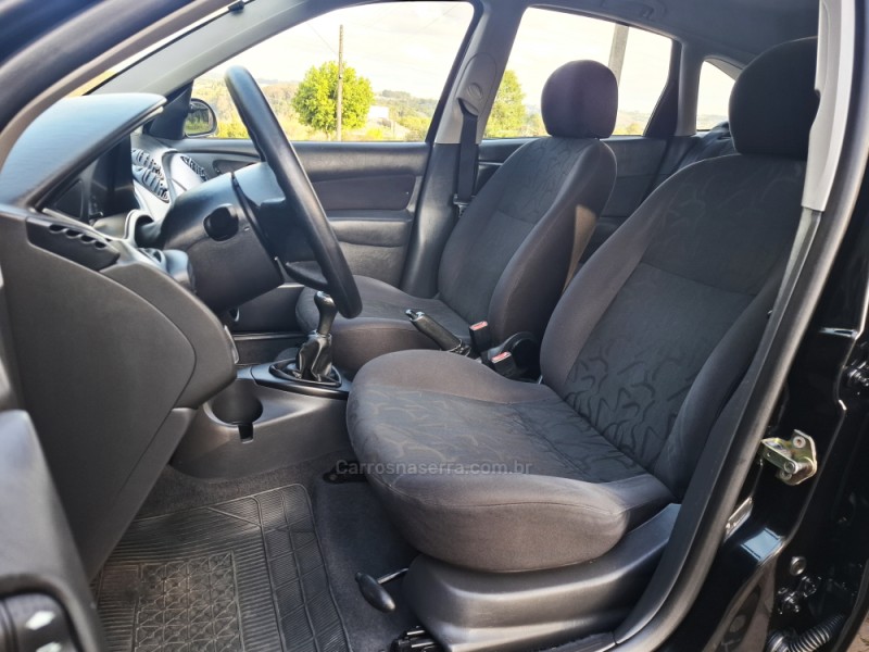 FOCUS 1.6 GL 8V FLEX 4P MANUAL - 2007 - BENTO GONçALVES