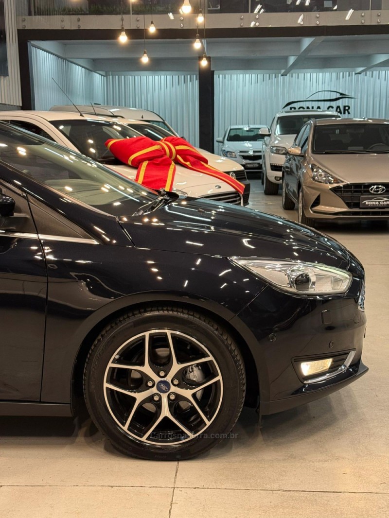 FOCUS 2.0 TITANIUM PLUS HATCH 16V FLEX 4P AUTO - 2017 - CAXIAS DO SUL