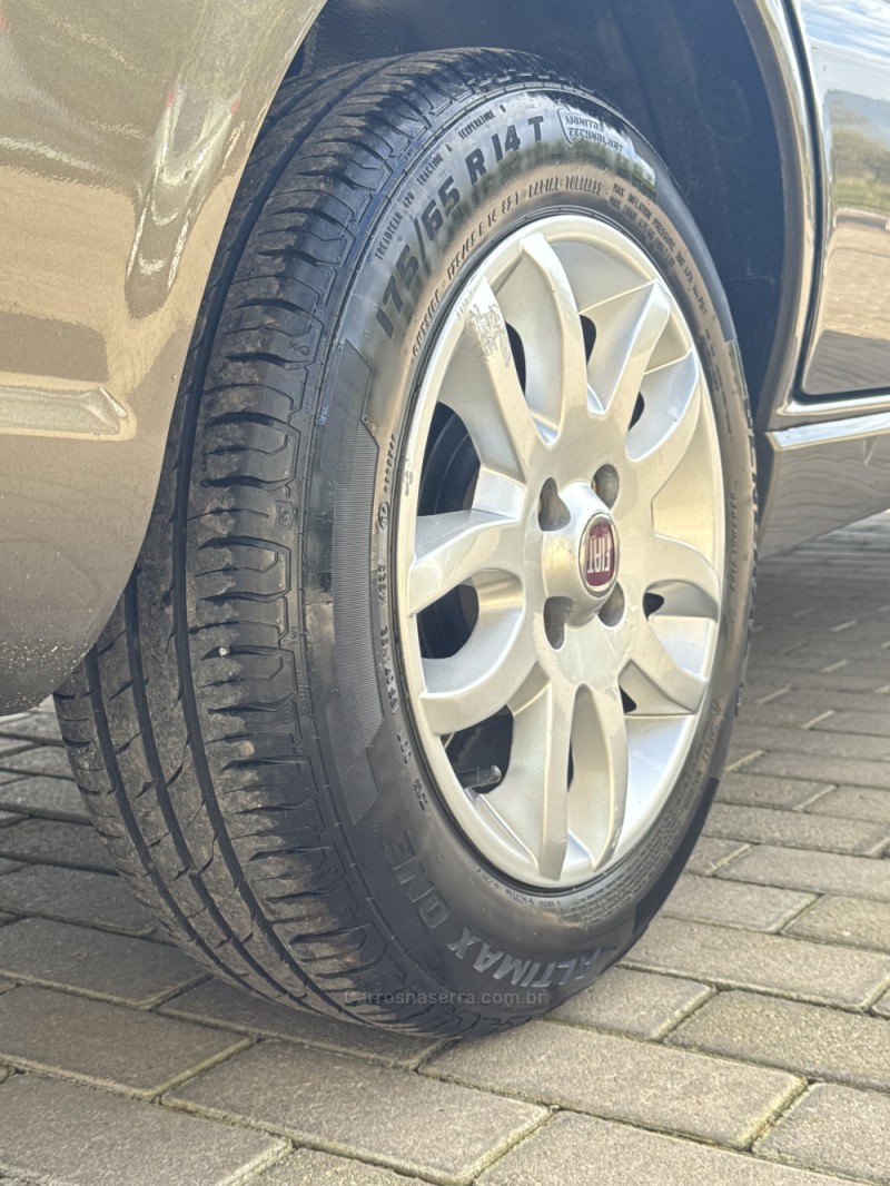 SIENA 1.0 MPI EL CELEBRATION 8V FLEX 4P MANUAL - 2012 - ENCANTADO