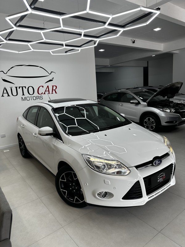 FOCUS 2.0 TITANIUM PLUS SEDAN 16V FLEX 4P AUTOMÁTICO