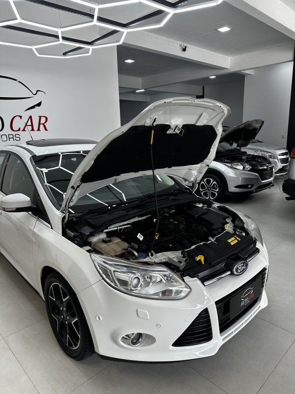 FOCUS 2.0 TITANIUM PLUS SEDAN 16V FLEX 4P AUTOMÁTICO - 2015 - CAXIAS DO SUL