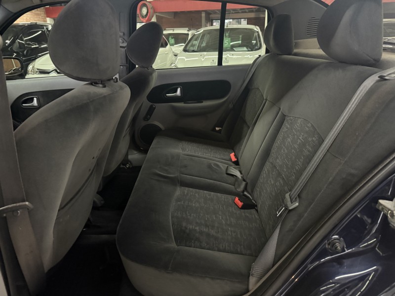 CLIO 1.0 PRIVILÉGE SEDAN 16V FLEX 4P MANUAL - 2007 - FARROUPILHA