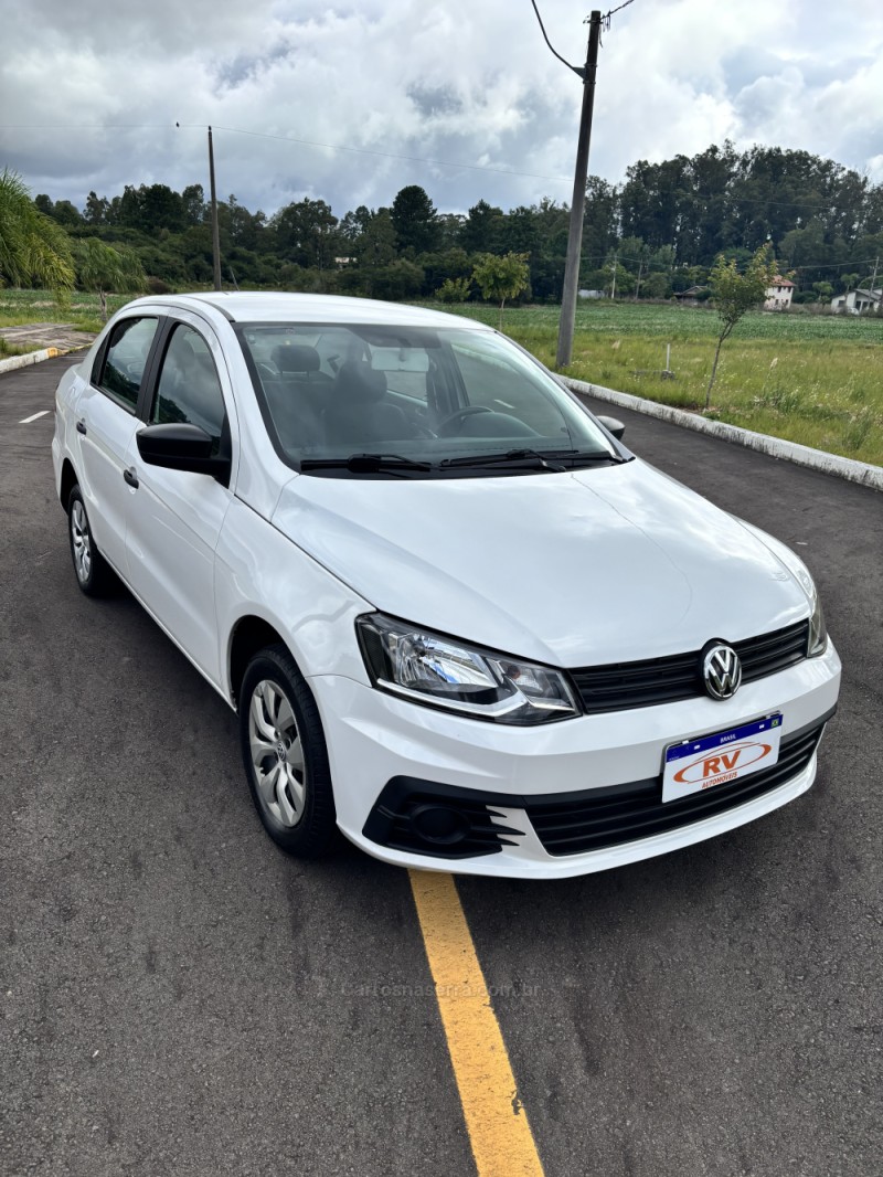 VOYAGE 1.0 12V MPI TOTALFLEX COMFORTLINE 4P MANUAL - 2017 - CARLOS BARBOSA