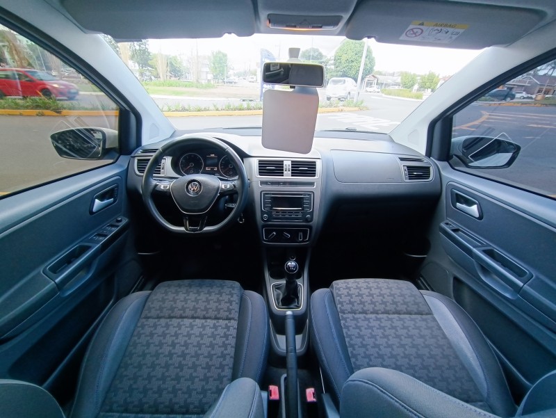 FOX 1.6 MSI COMFORTLINE 8V FLEX 4P MANUAL - 2016 - BOM PRINCíPIO
