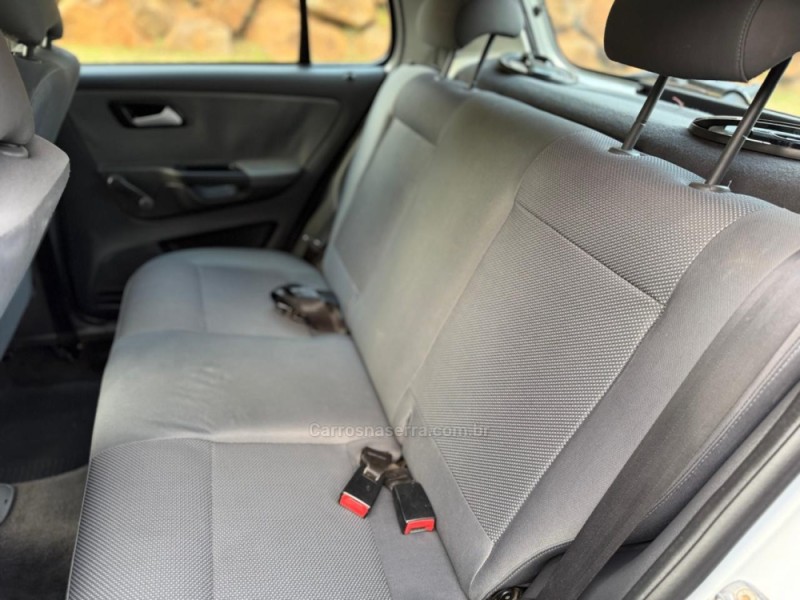 FOX 1.0 MI 8V FLEX 4P MANUAL - 2011 - IVOTI