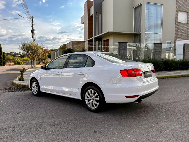 JETTA 2.0 COMFORTLINE FLEX 4P TIPTRONIC - 2014 - BENTO GONçALVES