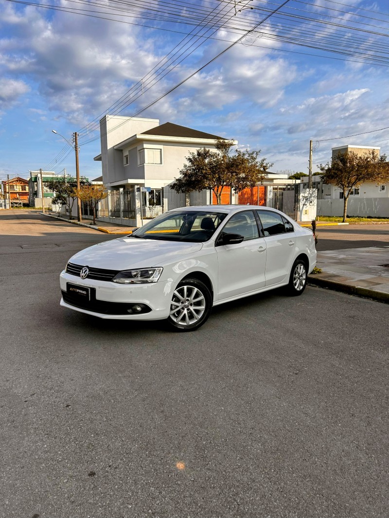 JETTA 2.0 COMFORTLINE FLEX 4P TIPTRONIC - 2014 - BENTO GONçALVES