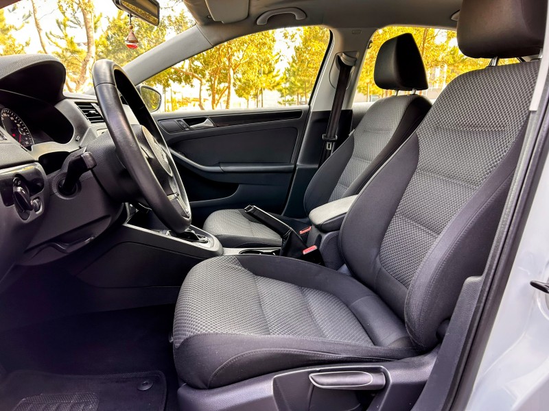 JETTA 2.0 COMFORTLINE FLEX 4P TIPTRONIC - 2014 - BENTO GONçALVES