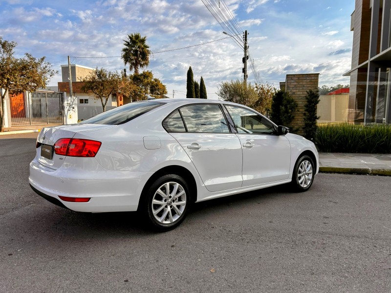 JETTA 2.0 COMFORTLINE FLEX 4P TIPTRONIC - 2014 - BENTO GONçALVES