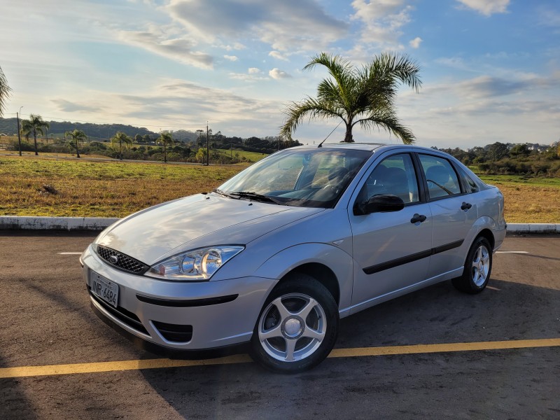 FOCUS 1.6 GLX SEDAN 8V FLEX 4P MANUAL - 2007 - CARLOS BARBOSA