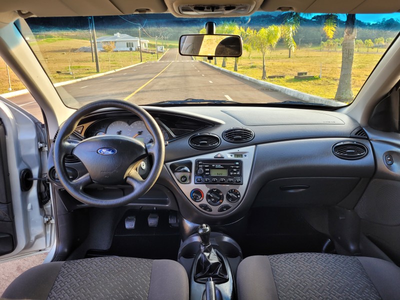 FOCUS 1.6 GLX SEDAN 8V FLEX 4P MANUAL - 2007 - CARLOS BARBOSA