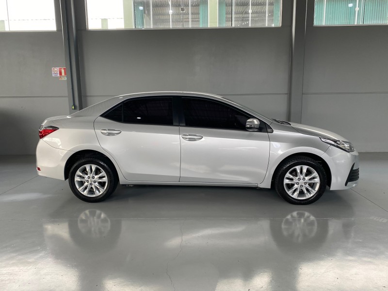 COROLLA 1.8 GLI 16V FLEX 4P AUTOMÁTICO - 2018 - CARLOS BARBOSA