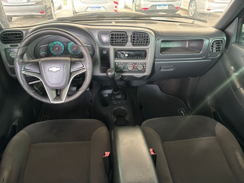 S10 2.4 MPFI ADVANTAGE 4X2 CD 8V FLEX 4P MANUAL - 2009 - CAXIAS DO SUL