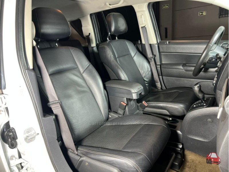 COMPASS 2.0 SPORT 4X2 16V GASOLINA 4P AUTOMÁTICO - 2014 - CAXIAS DO SUL
