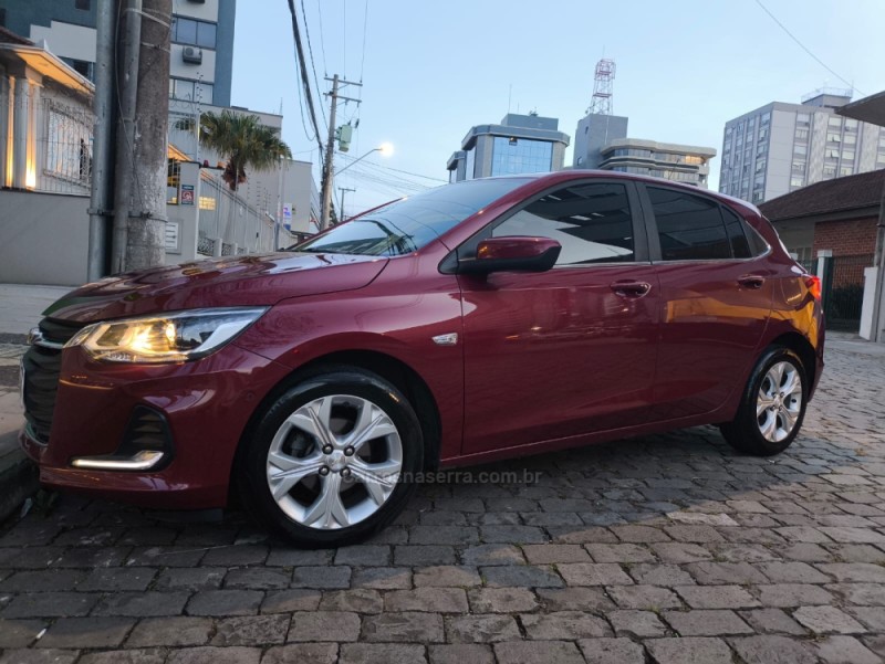 ONIX 1.0	PREMIER II PLUS 12V TURBO FLEX 4P AUTOMÁTICO - 2020 - BENTO GONçALVES